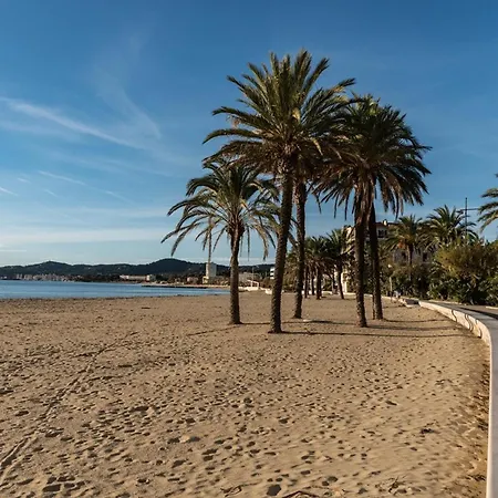 4 Pers, A 10m De La Avec Parking Et Climatisation - Fr-1-803-85 * Le Lavandou