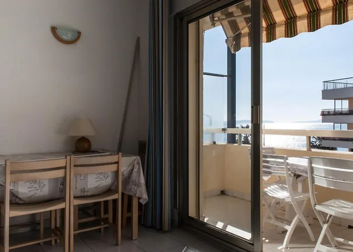 4 Pers, 10m, Clim, Parking - Fr-1-803-85 Le Lavandou